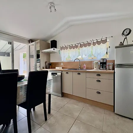 Tatil Evi Gite 2 A 4 Pers Les Pommes De Pin Les Mathes La Palmyre Proche Zoo Et Plages *