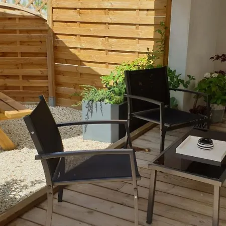 Les Pommes De Pin 2 A 4 Pers Proche Zoo La Palmyre Holiday home