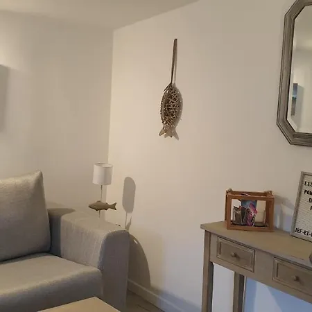 Holiday home 2 A 4 Pers Les Pommes De Pin La Palmyre Proche Zoo Et Plages