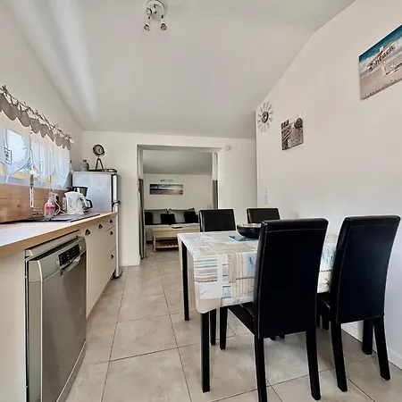 2 à 4 Pers Proche Du Zoo De La Palmyre Ouvert Toute L'année