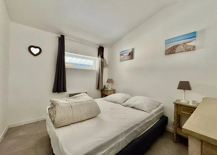 Casa de Férias 2 à 4 Pers Proche Du Zoo De La Palmyre Ouvert Toute L'année